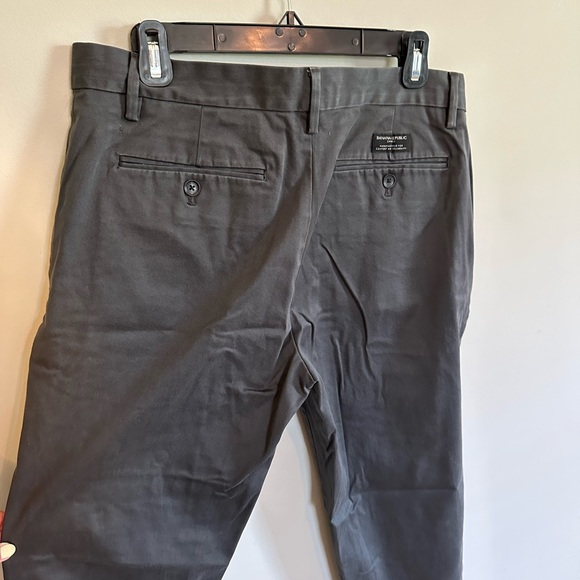 Banana Republic Men’s Chinos - Picture 4 of 5